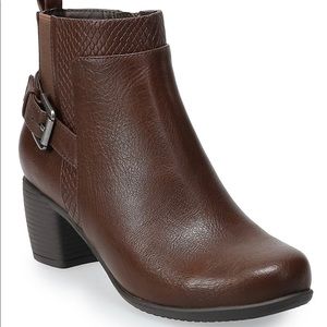 Brand New Boots! Brown size 8.5